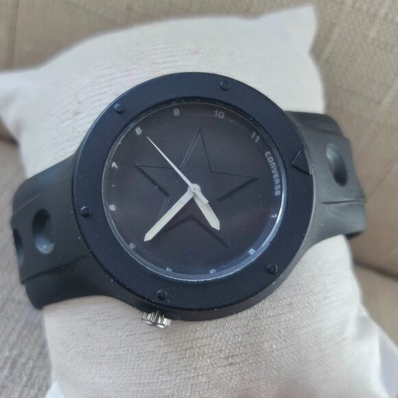 Converse Unisex Wristwatch Black Rubber Strap Sport Analog Wrist Watch - Picture 2 of 12